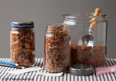 Homemade granola from http://roux44.com