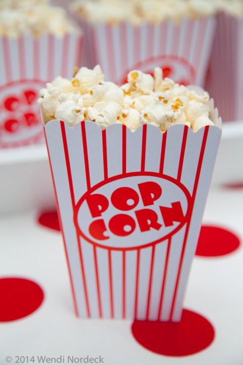 Outdoor movie night from http://roux44.com