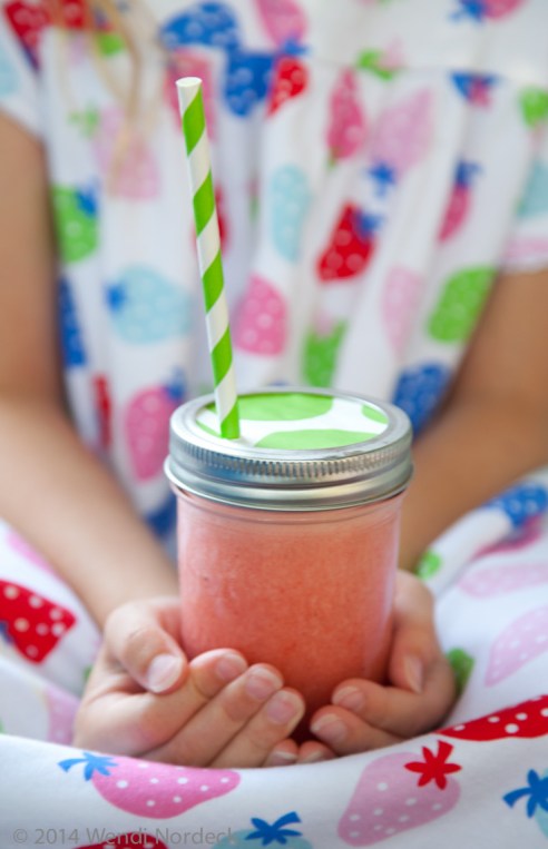 strawberry lemonade from http://roux44.com